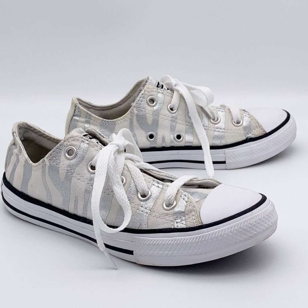 Converse Kids Sneakers in White and Gray